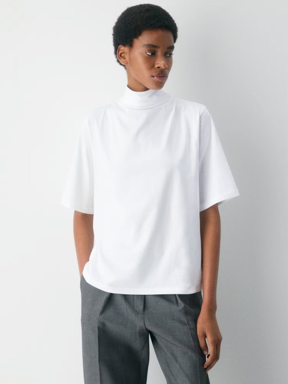 NWT Aritzia mockneck t-shirt